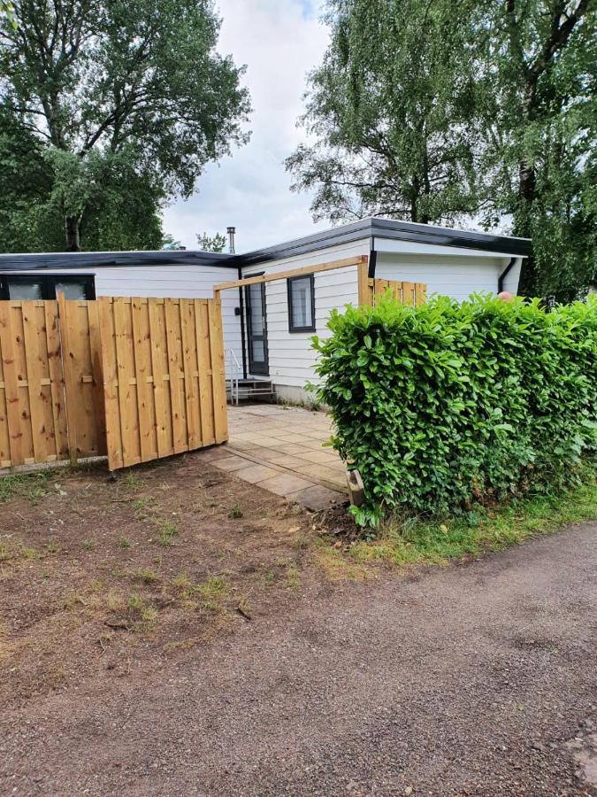 Comfortabel En Gezellig Familie Chalet Tot 6 Personen Op De Veluwe Bungalowpark De Kern พุทเทิน ภายนอก รูปภาพ